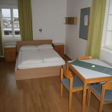Institut St.sebastian Hostel Solnohrad